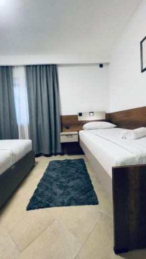 Kollar D Guest House - Prenoćište ROOMS